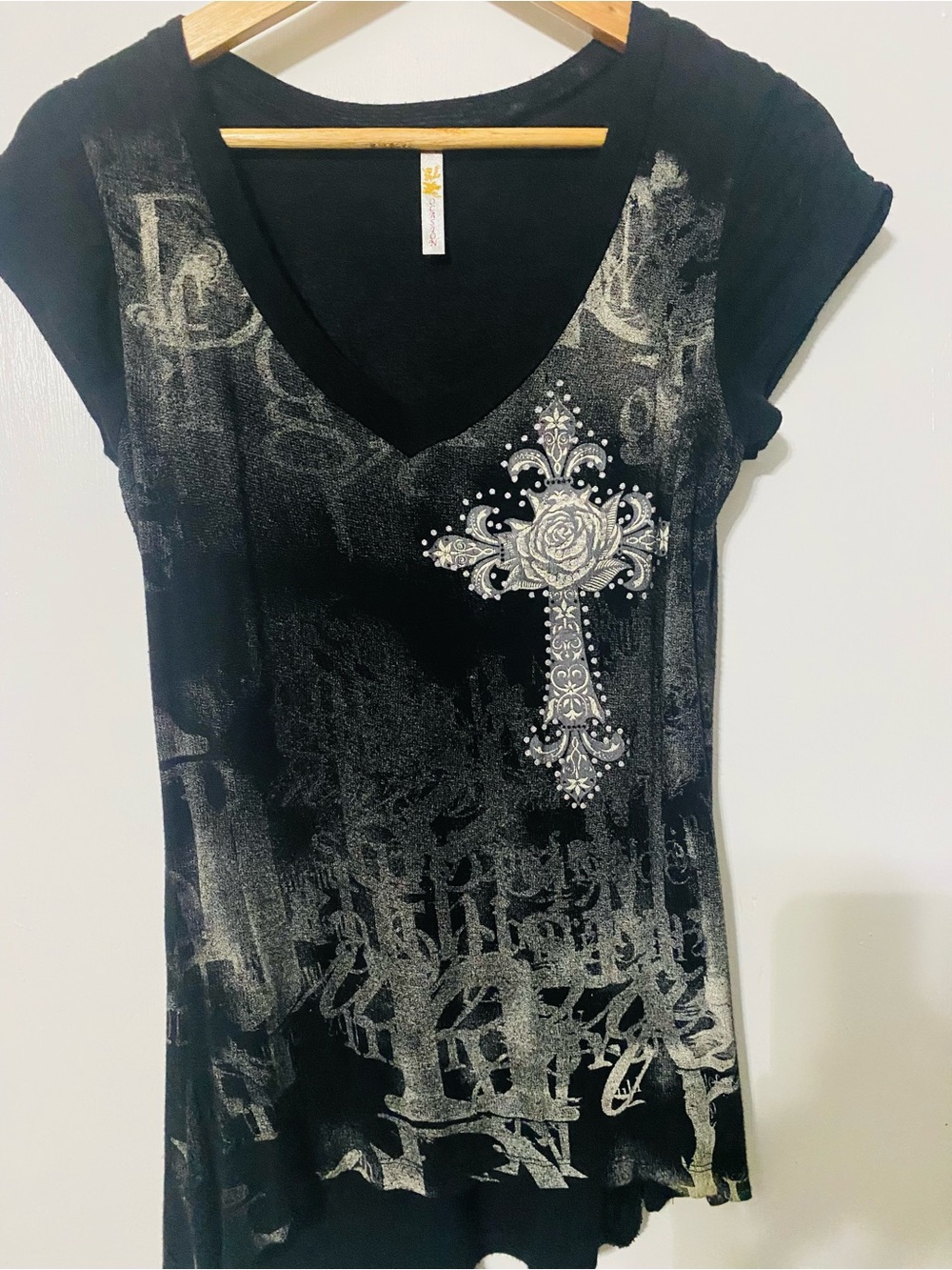 Ocasion Black Short-Sleeve V-Neck Top with Silver Cross Accent